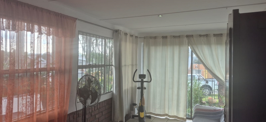 5 Bedroom Property for Sale in Greenfields Eastern Cape